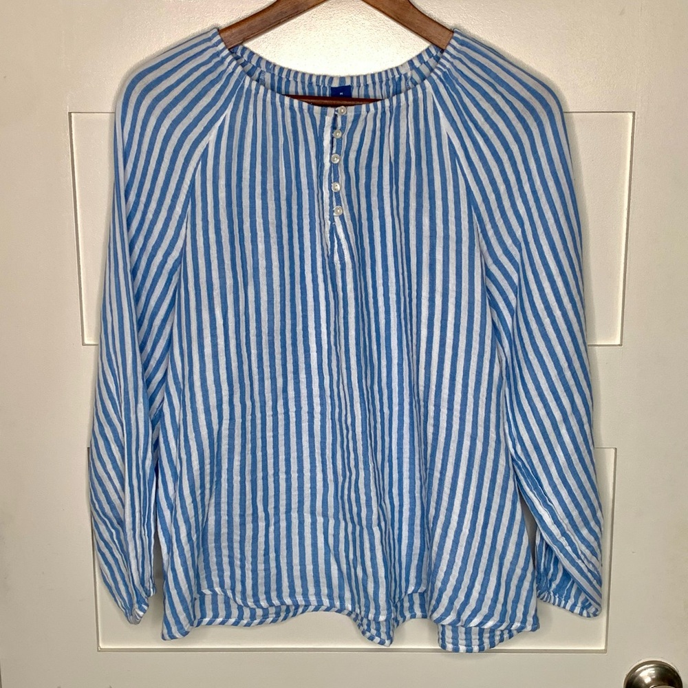 Old Navy Women’s  Light Blue Striped Blouse Size Medium